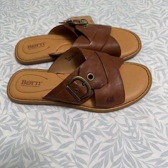 Born Raya sandals - Picture 2 of 8